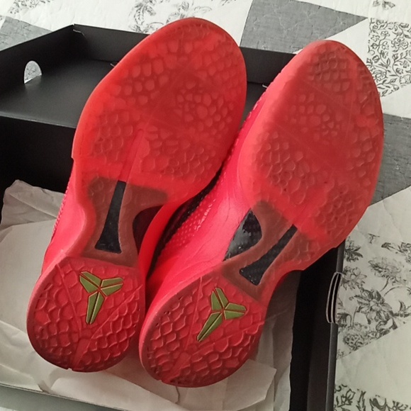 Kobe 6 Reverse Grinch Protro - Picture 2 of 13